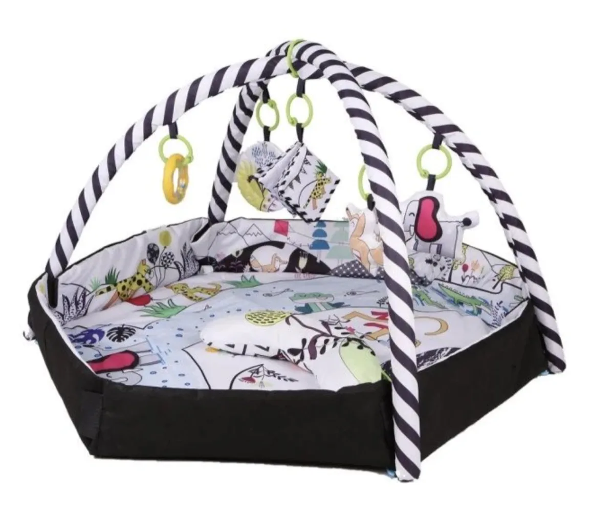 4 in 1 Newborn Baby Activity Gym Play Mat And Ball Pit - Black/White (New, packaging damaged / no packaging)